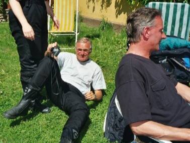 Fredy Rey am Boden zerstrt